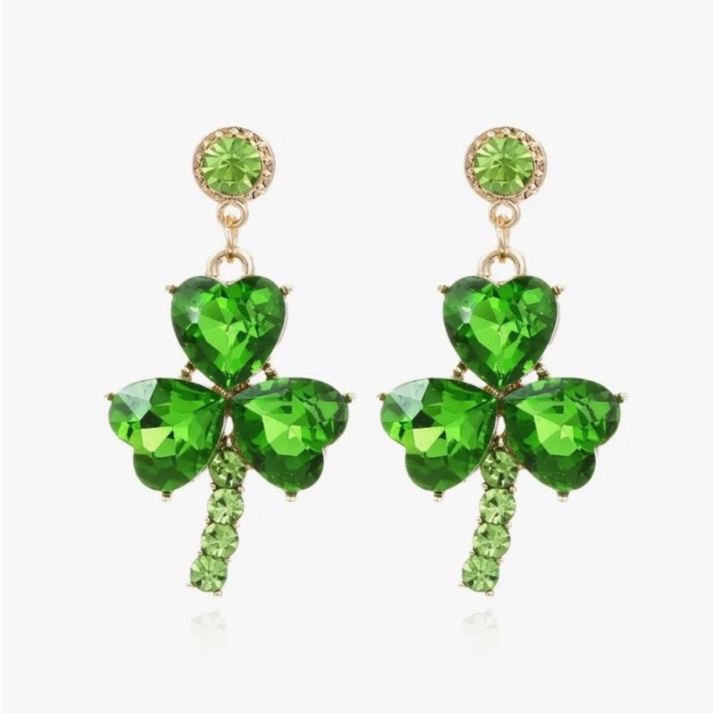 ☘️ Sparkling green crystal clover dangle earrings ☘️